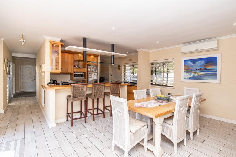 To Let 3 Bedroom Property for Rent in Constantia Western Cape